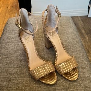 Vince Camuto corlina platform block heel 👡, Size 7M, beige with gold accents